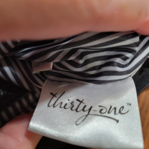 Thirty One Shoulder Bag Purse in Retired Black Parisian Jaquard - Picture 12 of 12